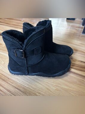 Women's Black Fleece-Lined Buckle Winter Ankle Boots